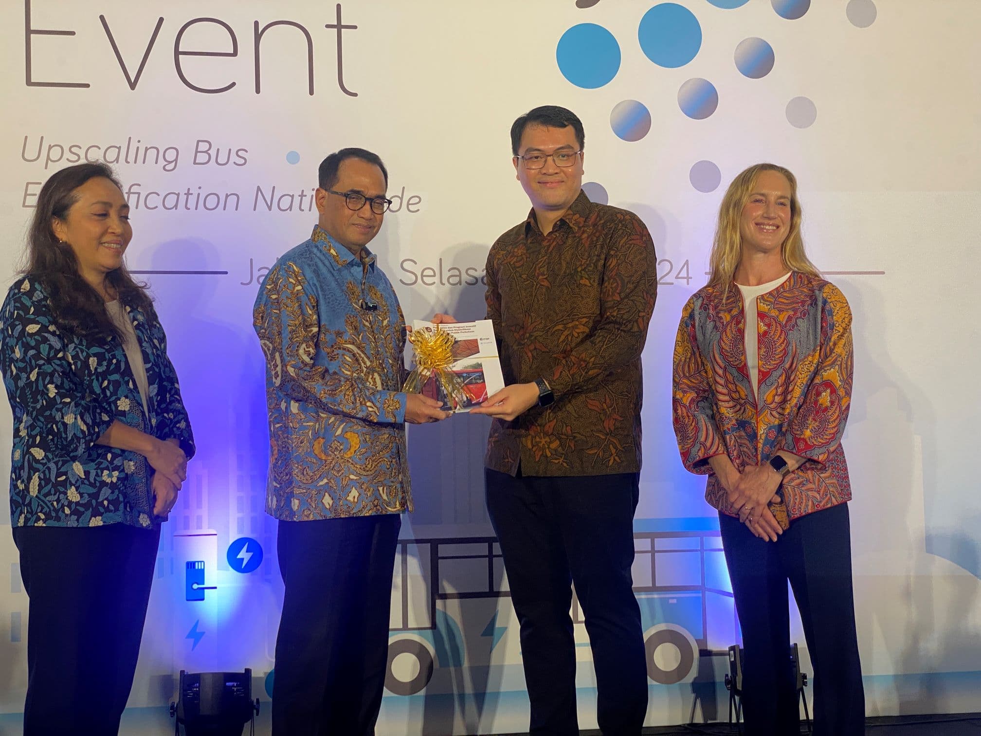 Kebut Bus Listrik, Kemenhub, ITDP dan ViriyaENB Rilis Studi Peta Jalan Elektrifikasi Transportasi Publik