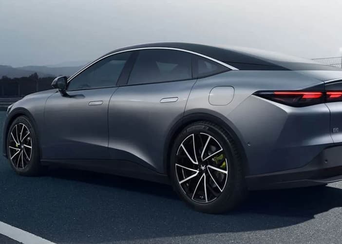 Sedan Listrik ArcFox S5 Meluncur dengan Harga Terjangkau