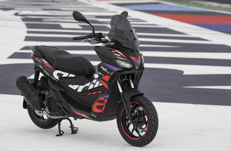 Sambut Euforia MotoGP Indonesia 2024, Piaggio Indonesia Hadirkan Livery Terbaru pada Aprilia SR-GT 200 Replica