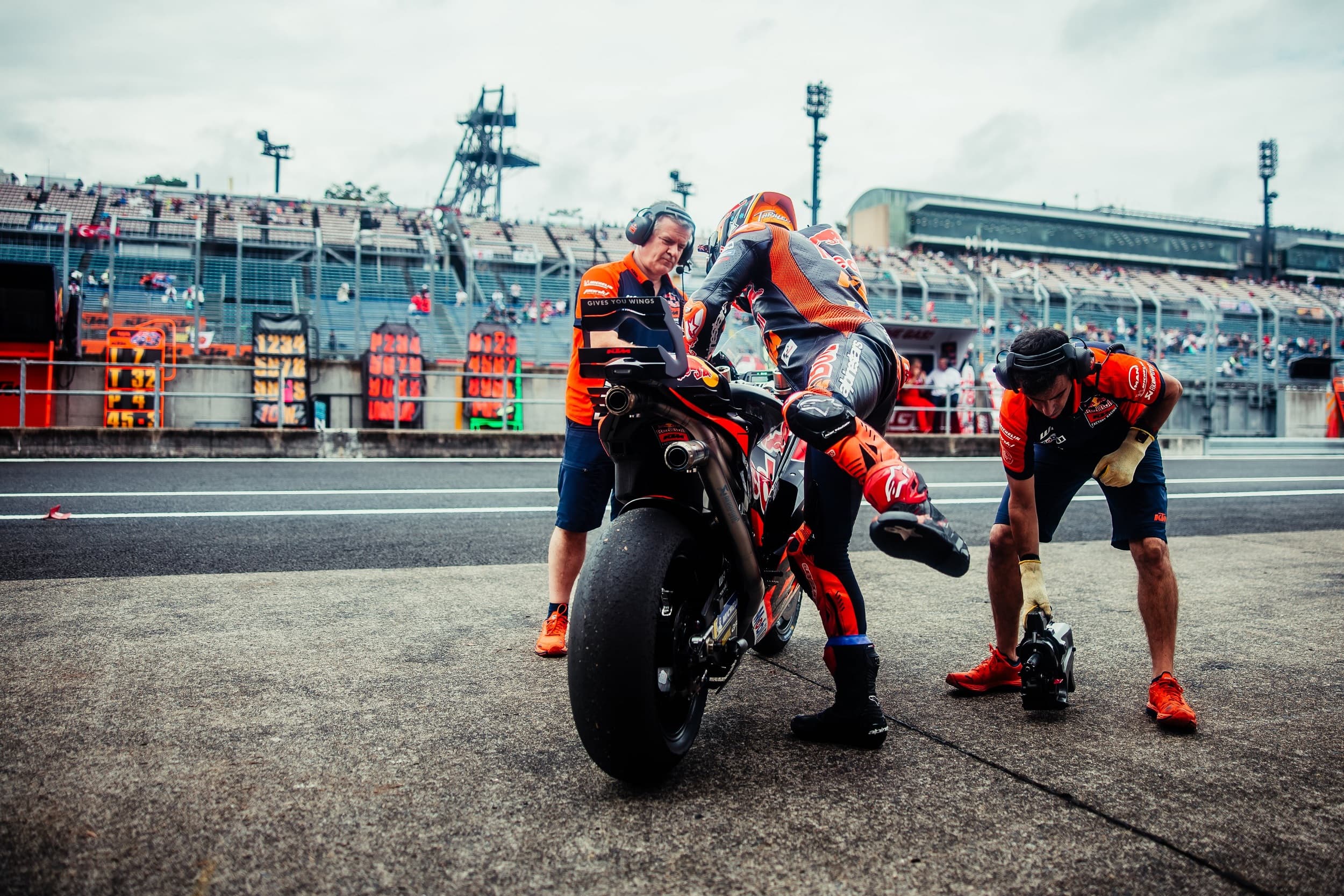 KTM Tegaskan tetap Turun di MotoGP 2025 di Tengah Lilitan Utang dan Isu Bangkrut