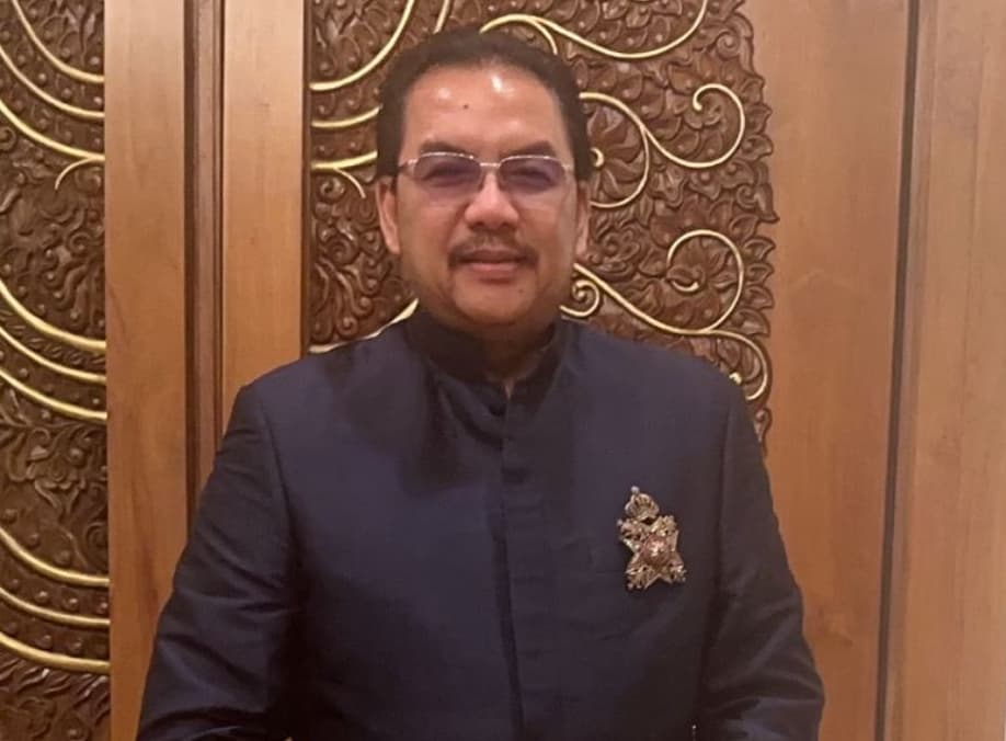 Denny JA Rekam Luka Sejarah dalam Heptalogi Puisi Esai: Dari Kartini hingga Hiroshima