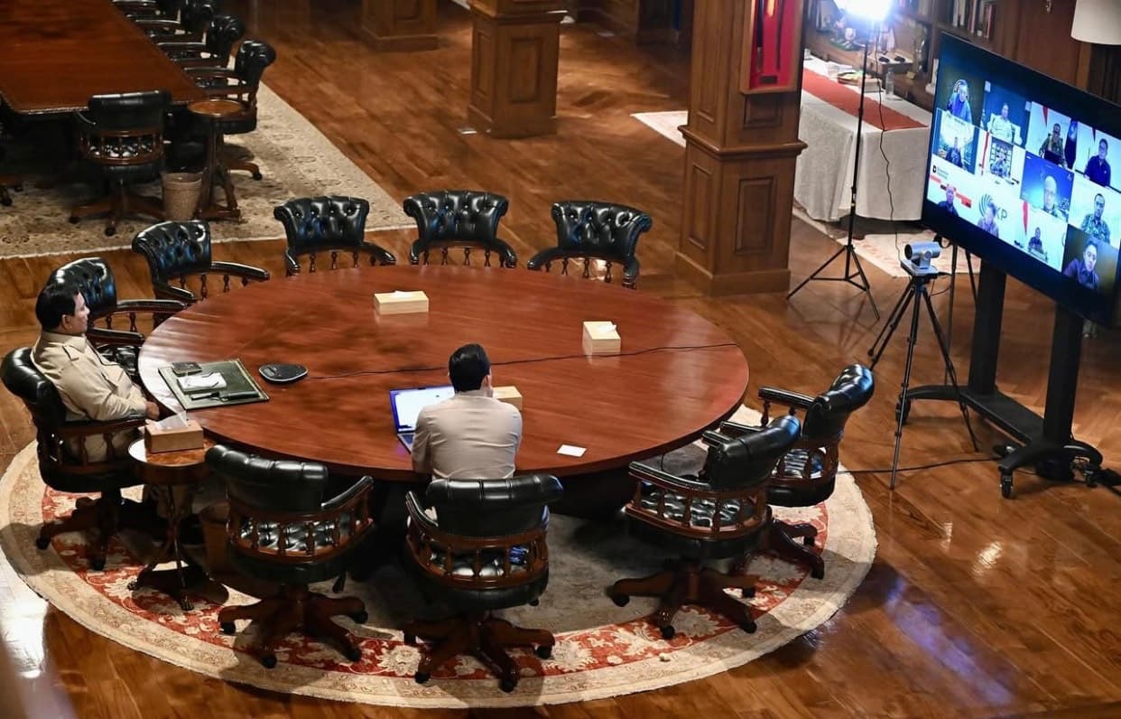 Susun Langkah Strategis, Prabowo Ratas dengan Pindad dan Dirgantara