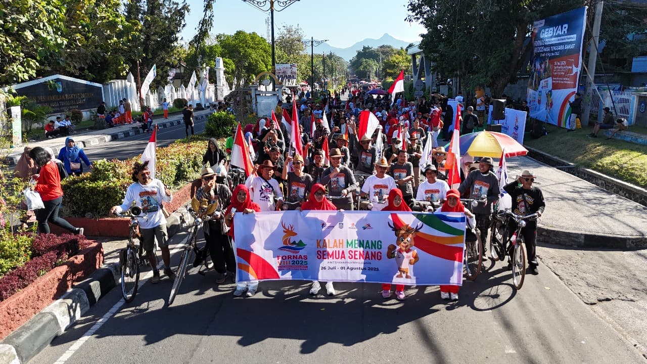 UMKM Panen Berkah FORNAS VIII NTB 2025, Pusat Oleh-Oleh Diserbu Peserta