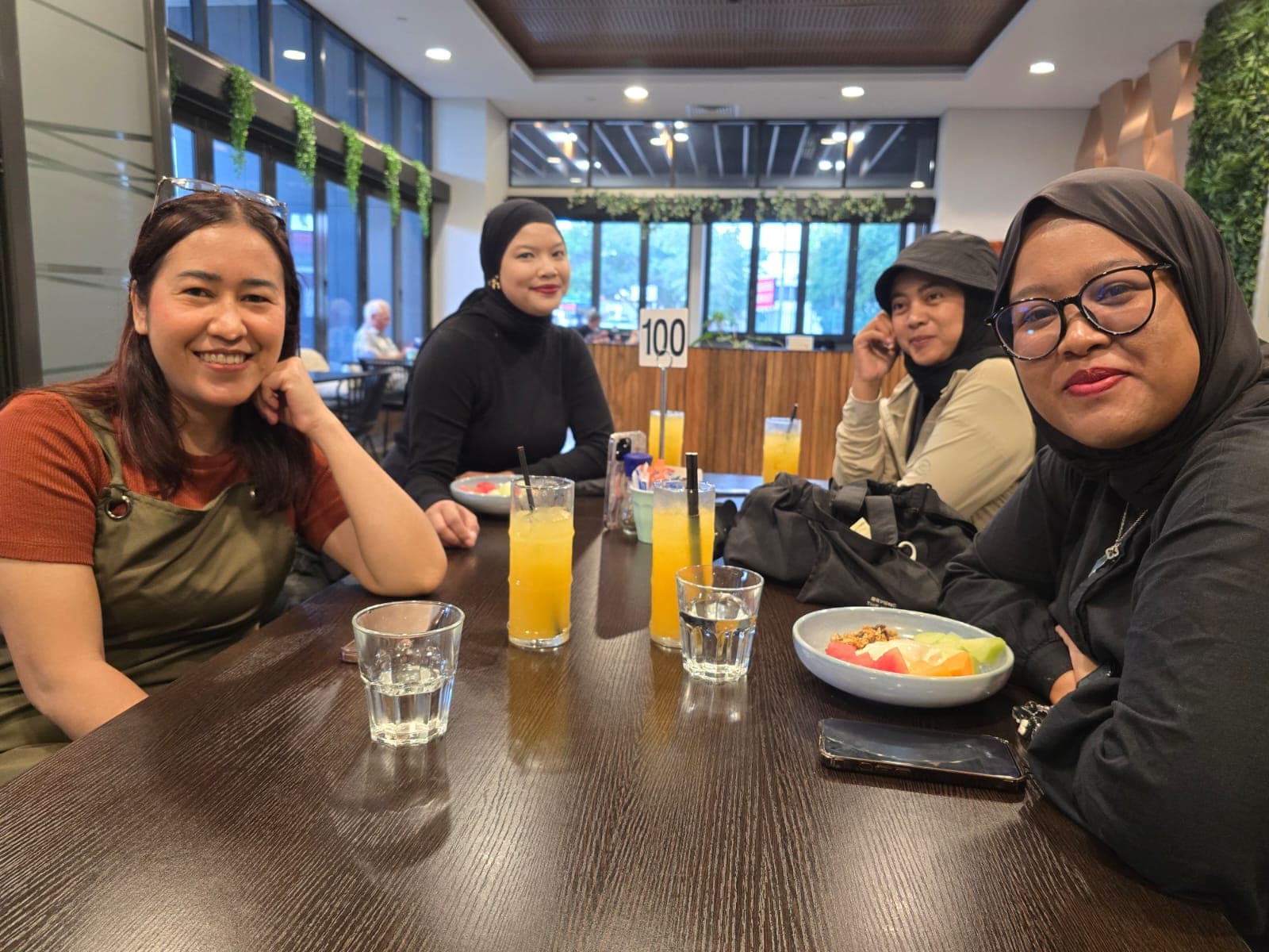 Regina Dara Asal Bekasi Terbang Gratis dan Bayar Penasaran Nonton MXGP Australia 2025 