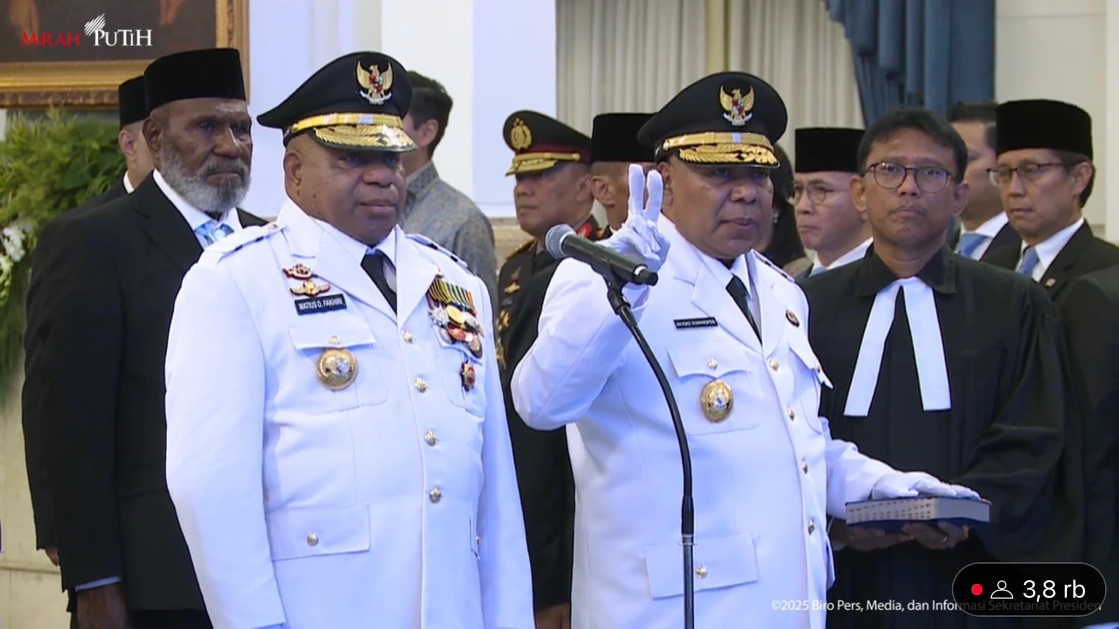 Presiden Prabowo Lantik Mathius D. Fakhiri dan Aryoko Rumaropen sebagai Gubernur dan Wakil Gubernur Papua