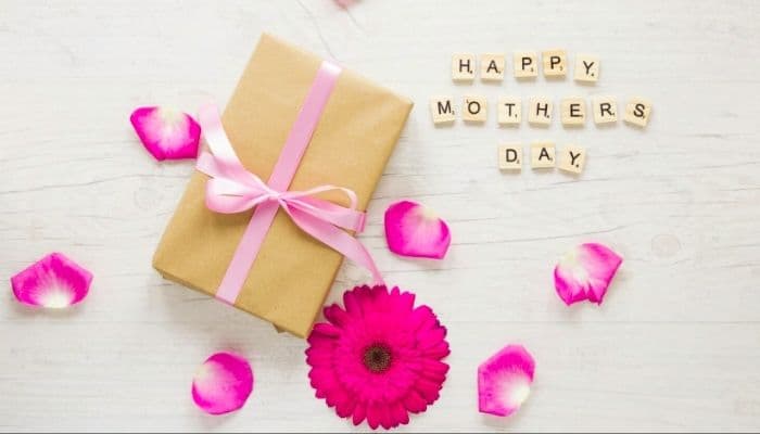 50+ Rekomendasi Hadiah Spesial Hari Ibu 2025 yang Bermanfaat dan Paling Disukai Ibu