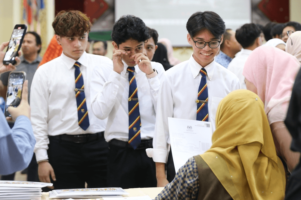 Kementerian Pendidikan Malaysia Hapus Kewajiban Pakai Dasi di Sekolah 
