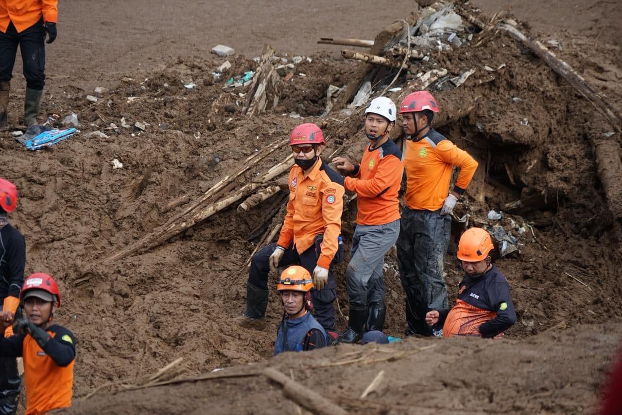 Korban Meninggal Dunia Akibat Longsor Bandung Barat Capai 16 Orang, Kemensos Akan Beri Santunan