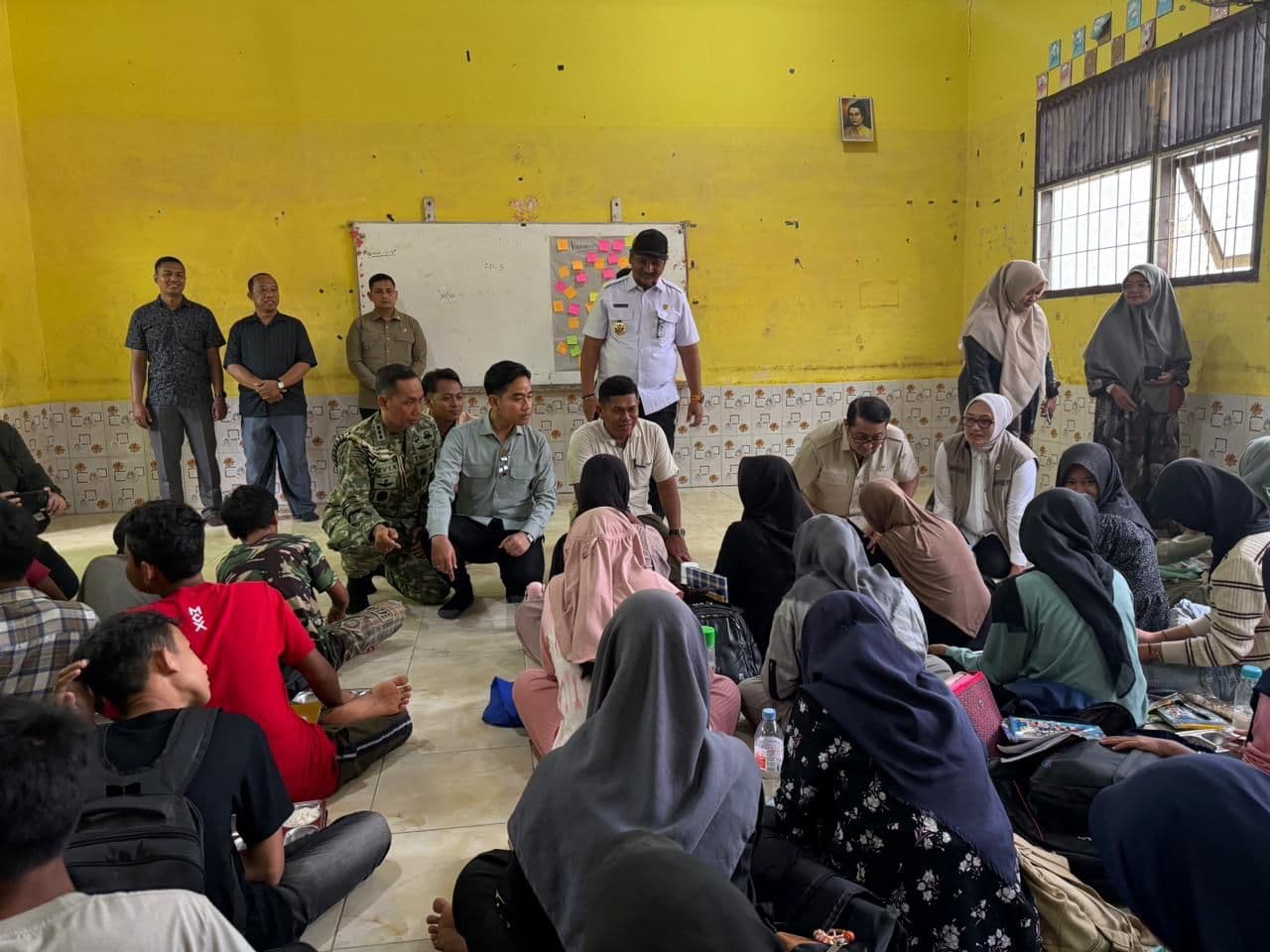 Tinjau SMPN 1 Karang Baru, Wapres Gibran Pastikan Pembelajaran Tetap Berjalan Pascabencana Banjir