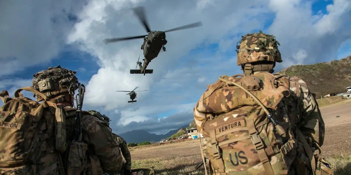 Stok Menipis, AS Pertimbangkan Alihkan Senjata untuk Ukraina ke Timur Tengah