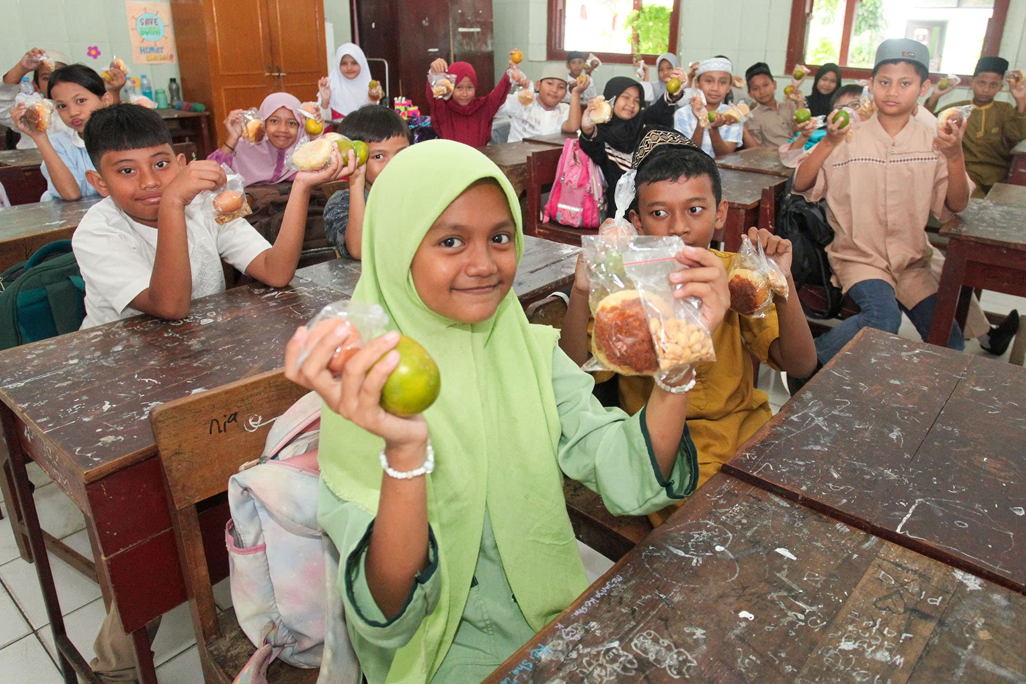 Kritik PDIP Soal Anggaran MBG Tak Konsisten