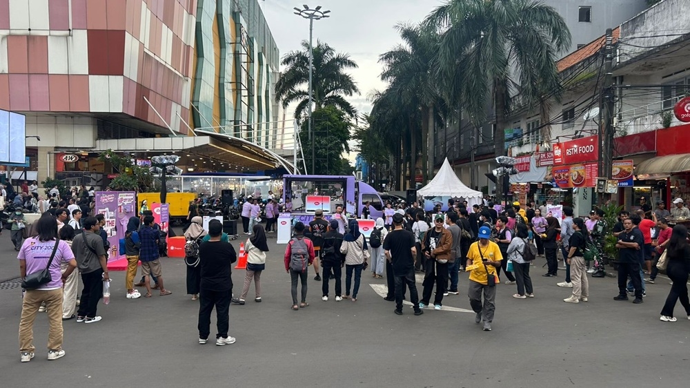 Bersama City 200, Itel Ajak Anak Muda Ngabuburit Mencari Siti di Blok M Hub