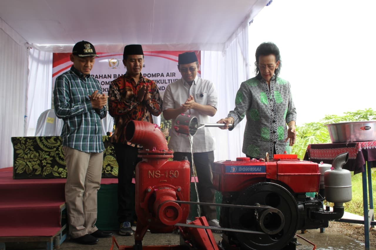 DPD RI Serahkan Bantuan Pompa untuk Dukung Produktivitas Petani di Sleman