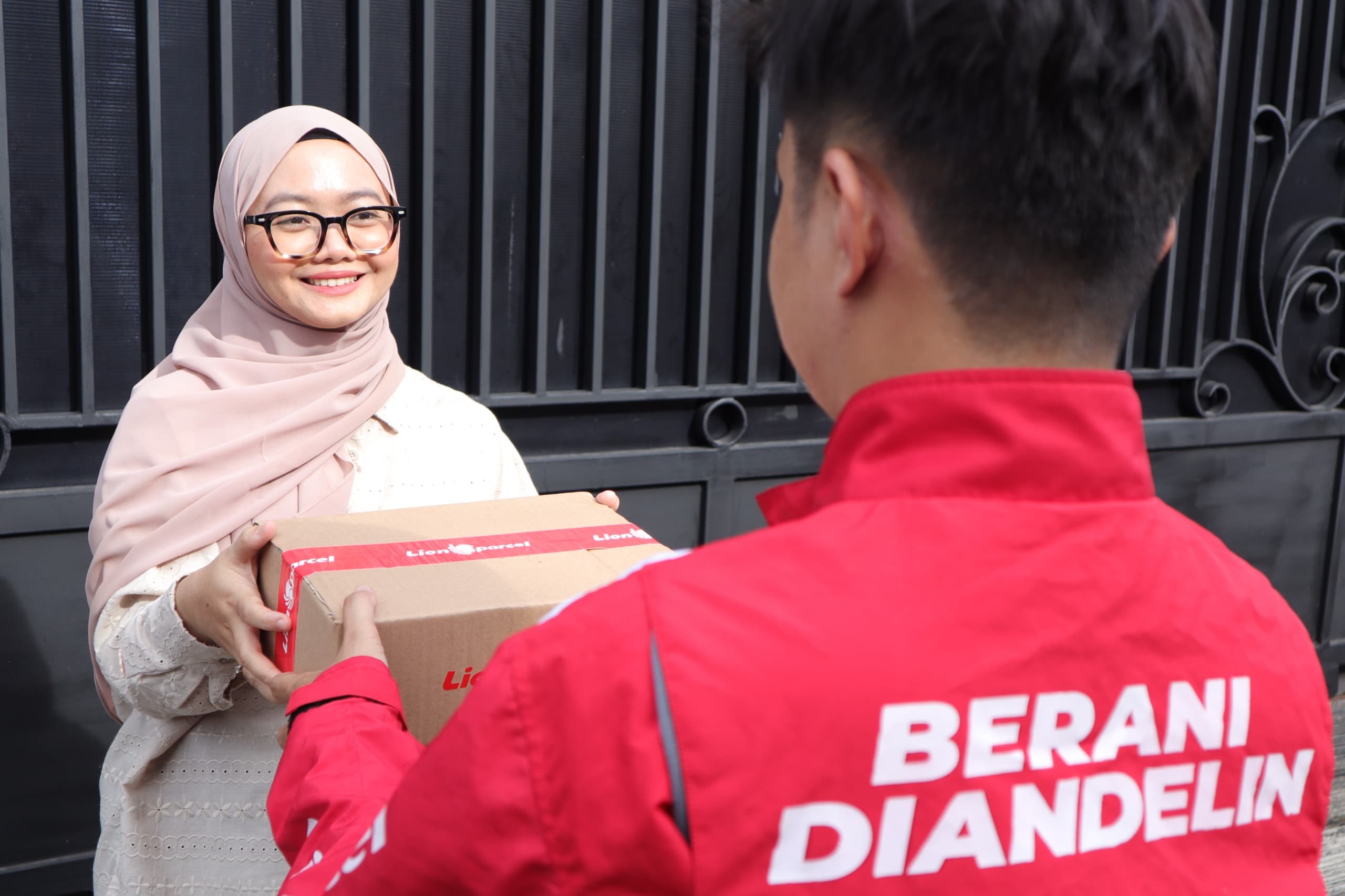 Cara Hadapi Lonjakan Pesanan Belanja Online saat Lebaran: Tips dari Lion Parcel untuk UMKM