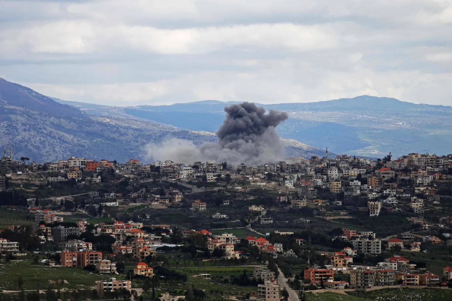 Media Pemerintah Lebanon: Serangan Israel Menewaskan Pejabat Hamas