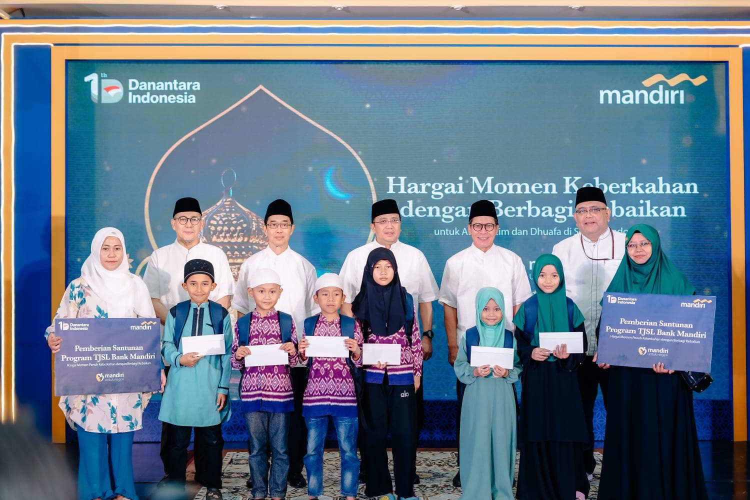Berbagi Kebaikan dengan Masyarakat Palembang, Bank Mandiri Gelar Buka Puasa dan Berikan Santunan kepada Anak Yatim