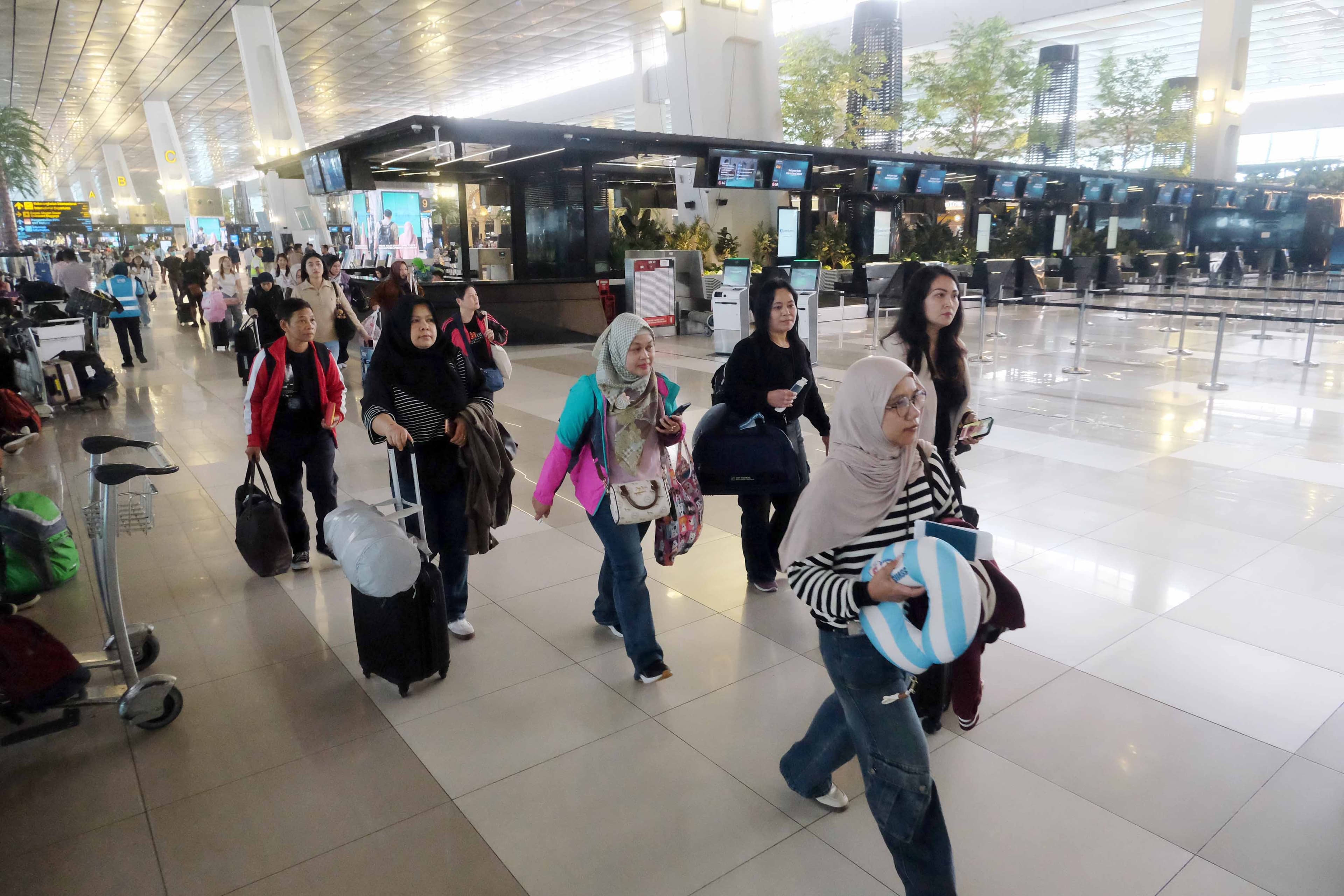 Pemerintah Siagakan Layanan di Bandara hingga Pos Perbatasan Sambut Arus Mudik Pekerja Migran