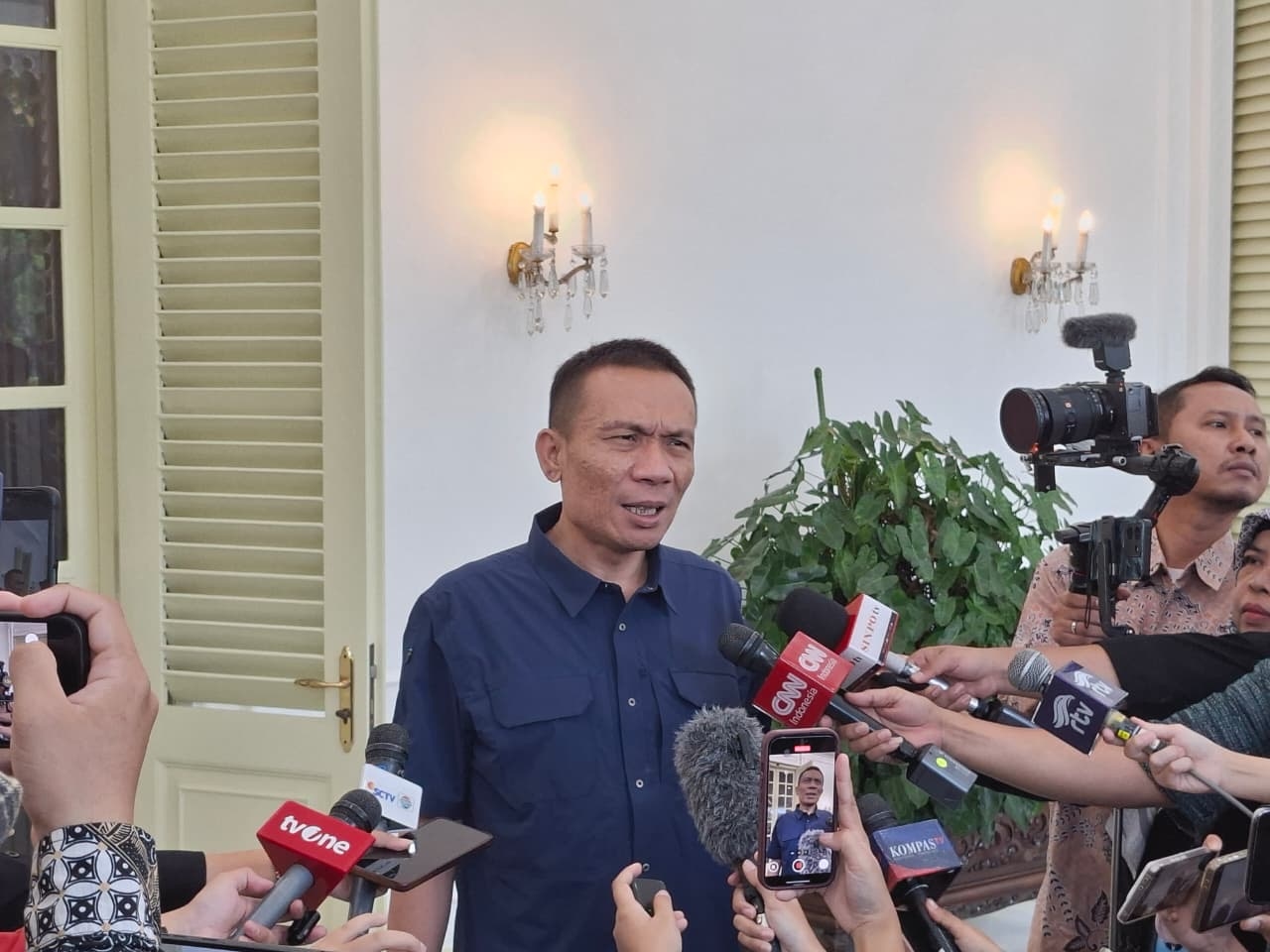 Rismon Sianipar Temui Wapres Gibran di Istana Usai Minta Maaf Soal Ijazah Jokowi
