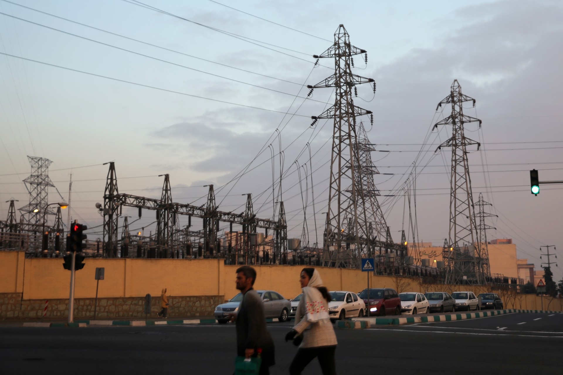 Iran Ancam Serang Sistem Energi Kawasan Jika Infrastruktur Listriknya Diserang