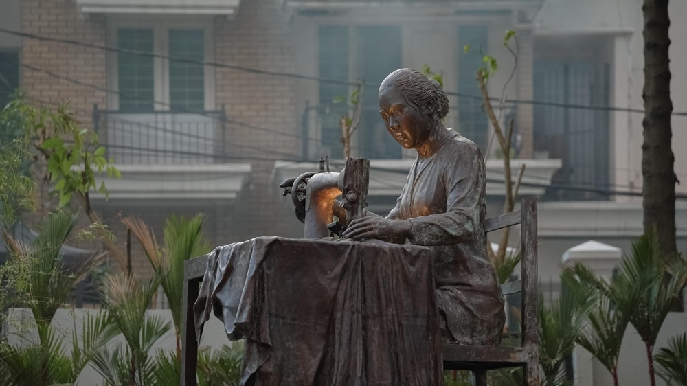 Patung Fatmawati dan Filosofi Merah Putih di Taman Bendera Pusaka