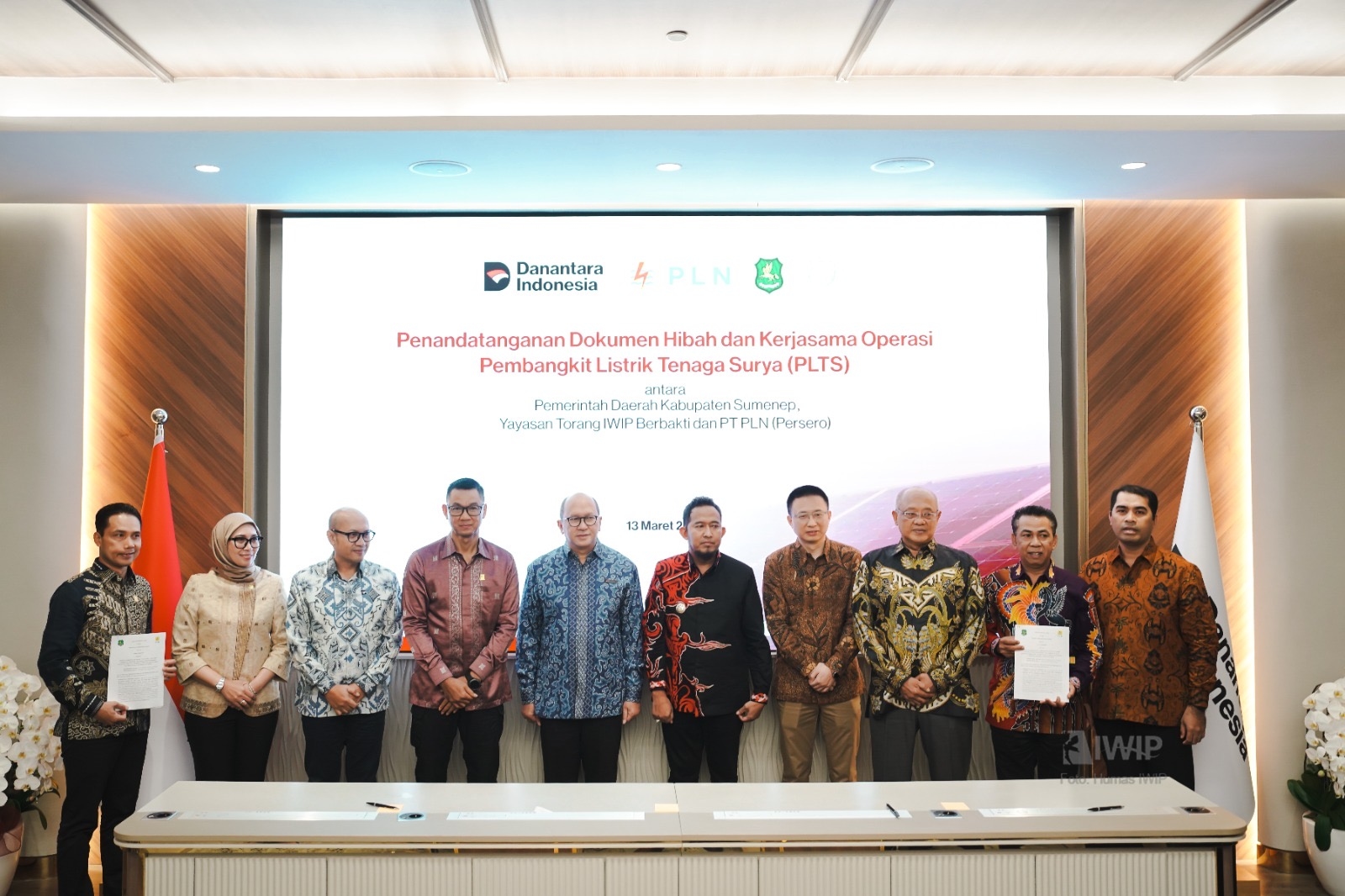 Dukung Swasembada Energi, Yayasan Torang IWIP Berbakti Hibahkan PLTS untuk Masyarakat Sumenep