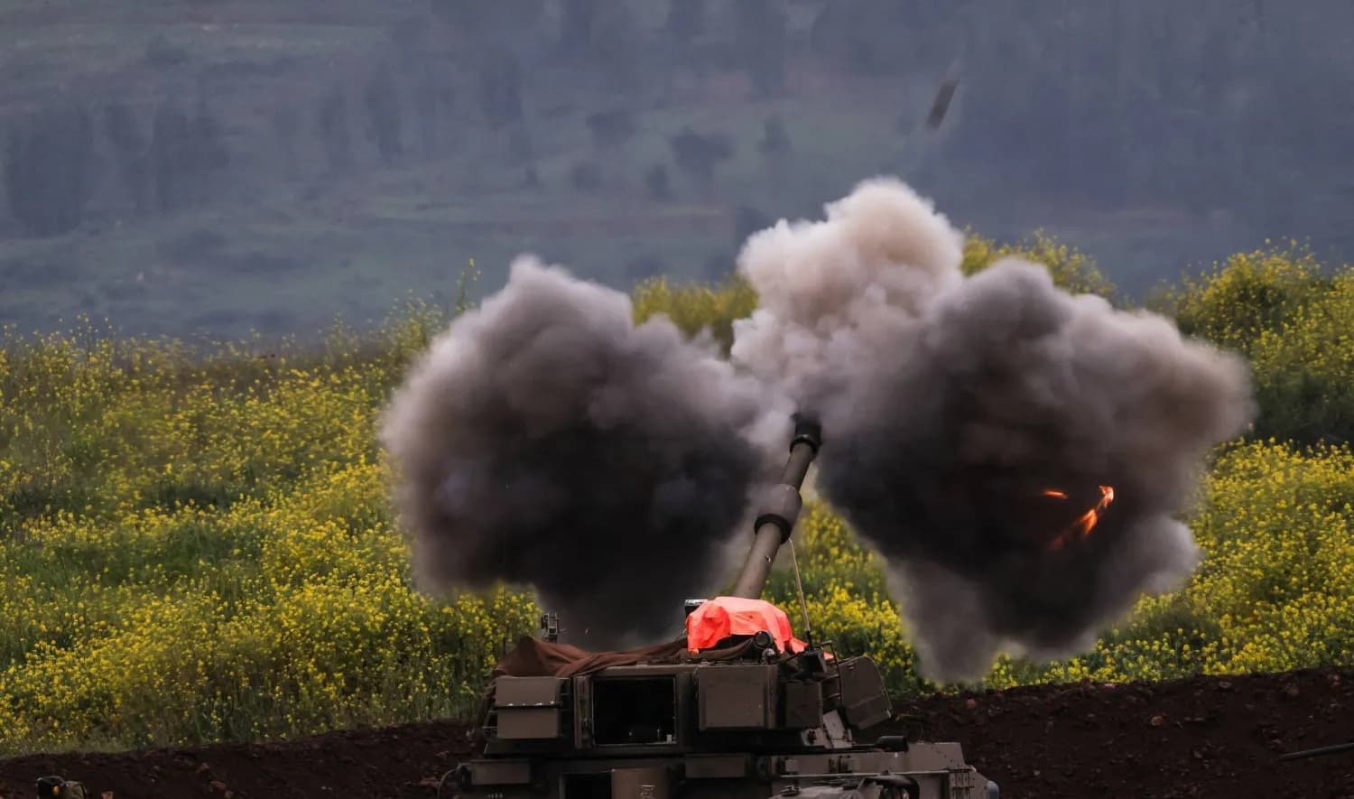 Iran Luncurkan Rudal ke Israel, Dua Tewas; Serangan Meluas ke Kawasan Teluk dan Lebanon