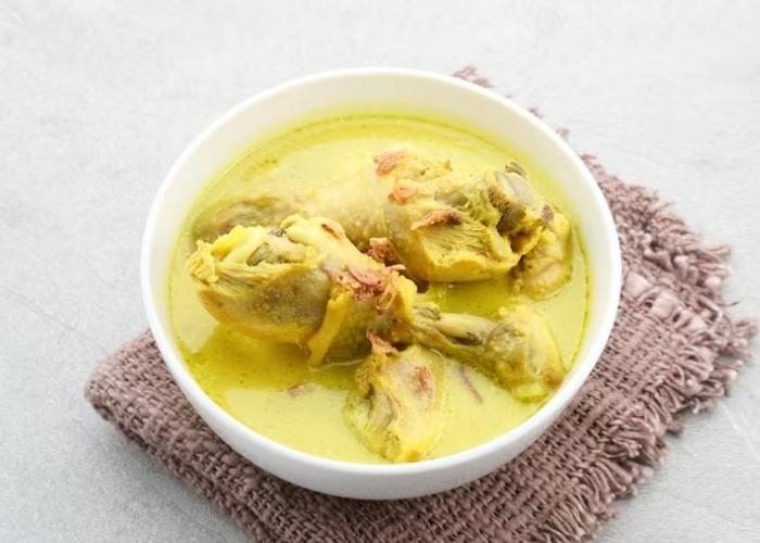 Resep Opor Ayam Gurih: Lengkap Tips Memasak dan Cara Menyimpan Agar Tidak Basi