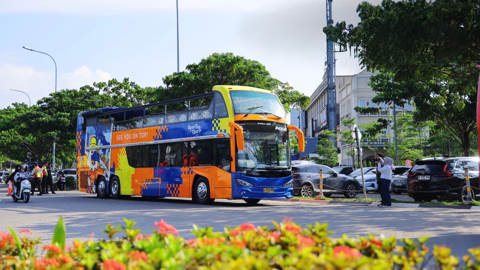Open Top Tour PIK Hadir Saat Lebaran, Tawarkan Sensasi Jelajah Senja dari Bus Terbuka