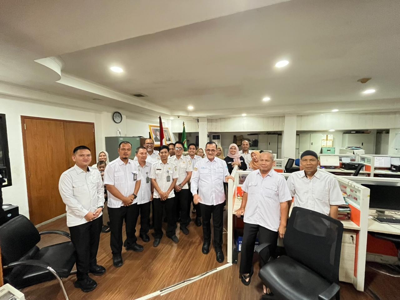 Hari Pertama Kerja, Sekda Edward Pantau ASN dan Pastikan Layanan di Sumsel Tetap Prima