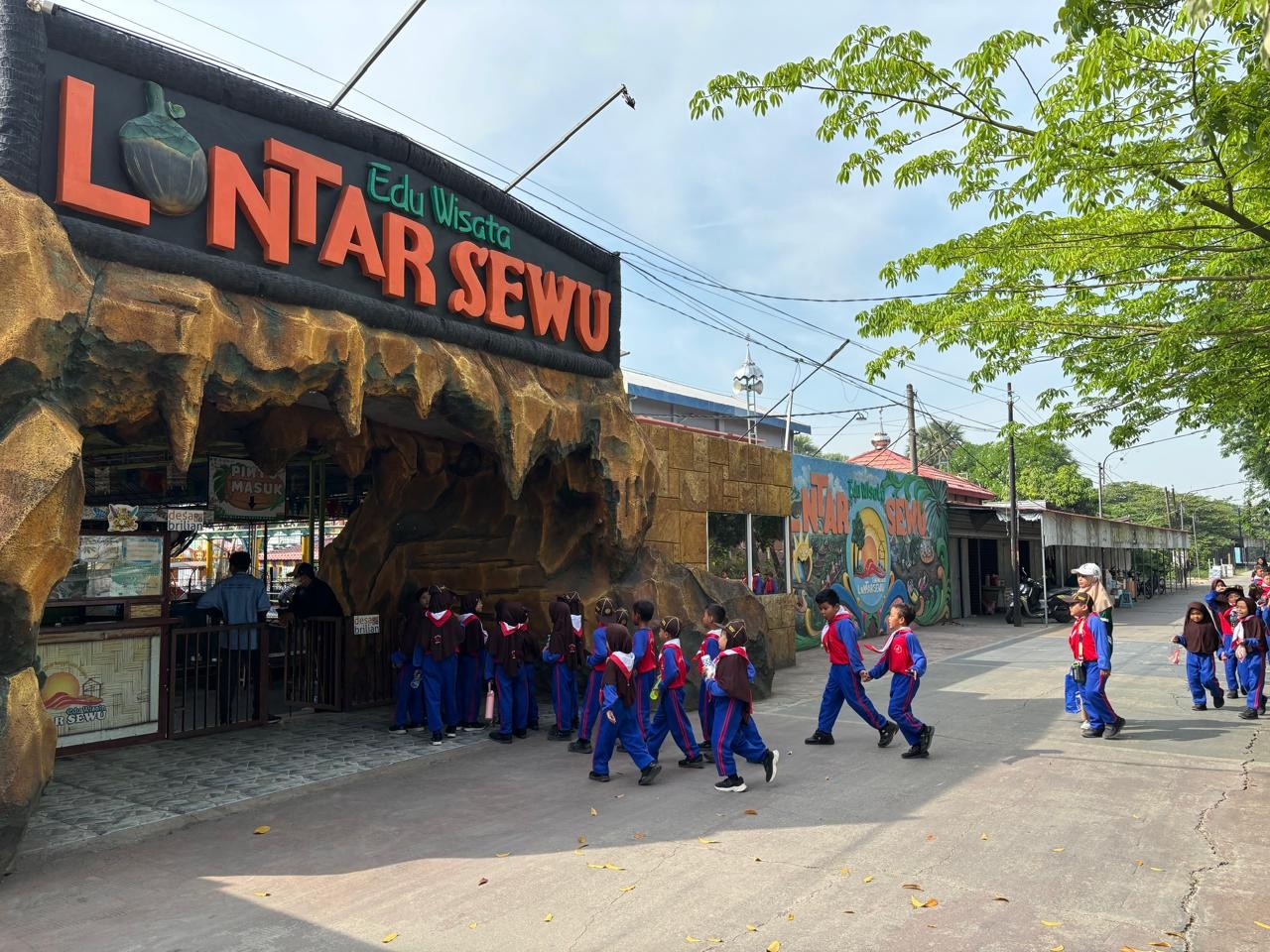 Desa Hendrosari Gresik: Sukses Wisata Lontar Sewu, UMKM BRI Tumbuh dan Petani Legen Makin Sejahtera