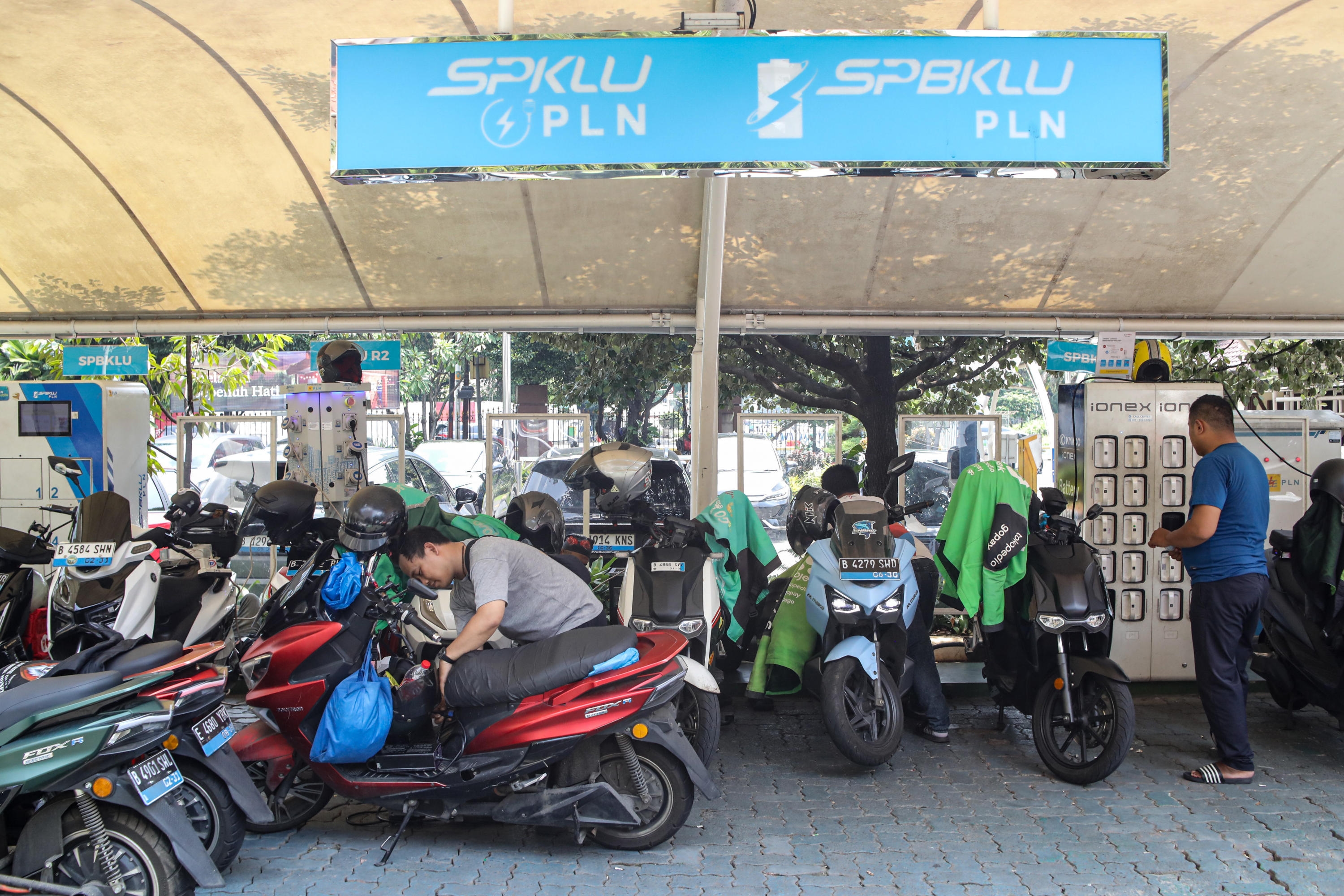 Pajak Mobil dan Motor Listrik Tak Lagi Gratis