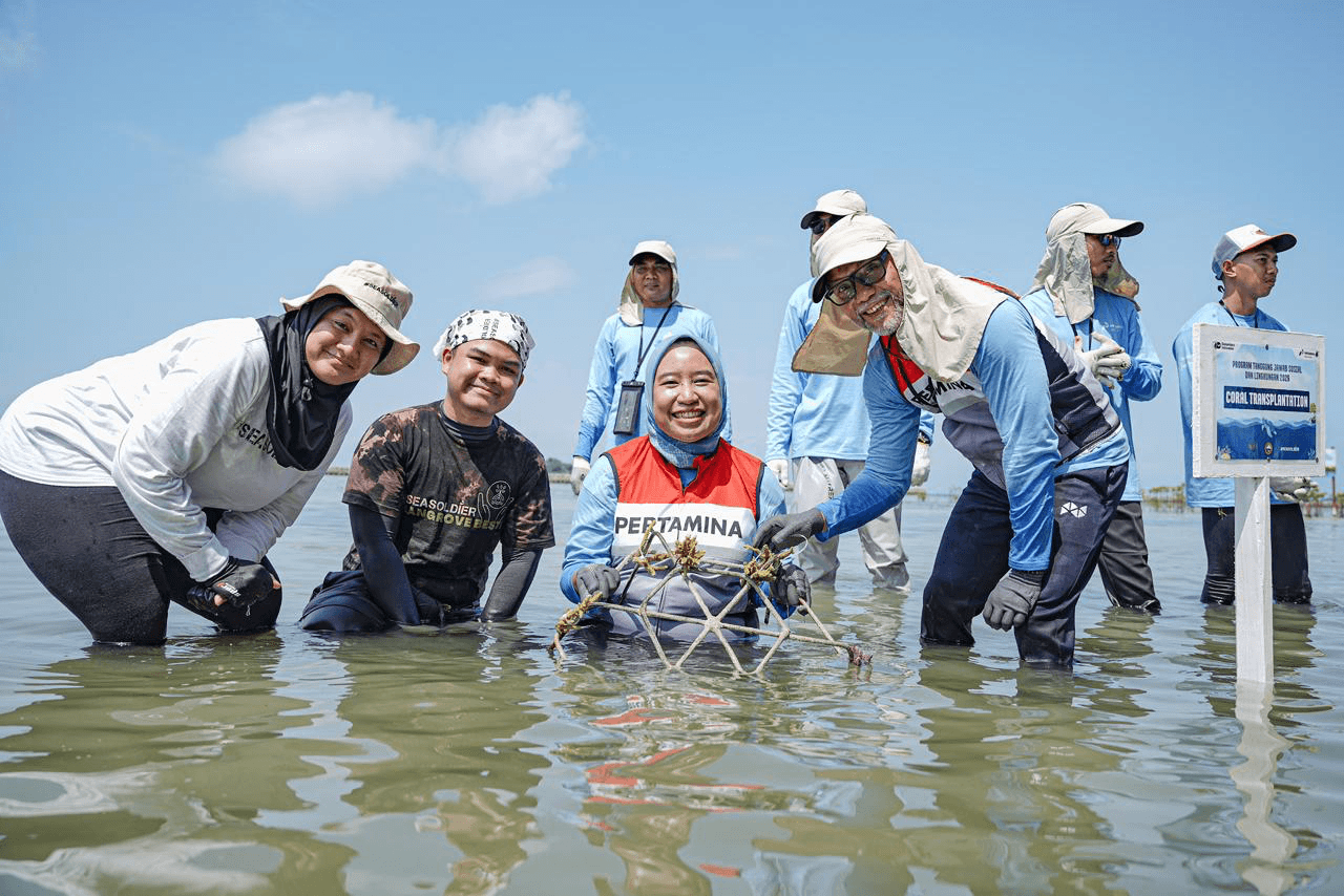 Peringati Hari Bumi, Pertamina Tanam 3.000 Mangrove di Pulau Pramuka