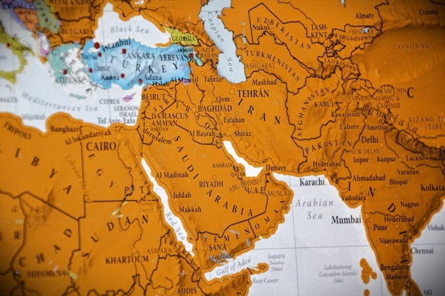 Timur Tengah Kembali Memanas, Inggris dan Arab Saudi Desak De-eskalasi Usai Serangan Iran ke UEA