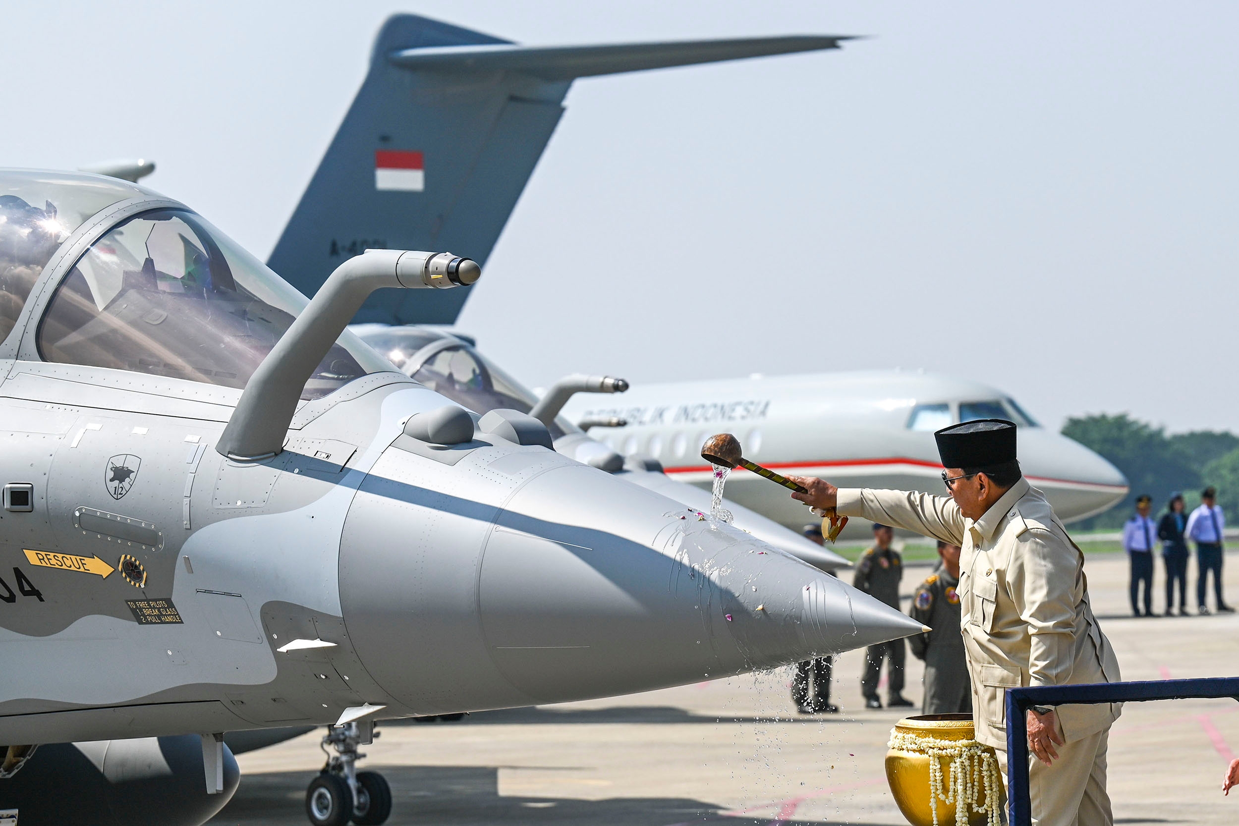 Bagaimana Hubungan TNI dengan Pemerintah
