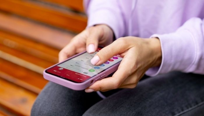 Bahaya Doomscrolling bagi Kesehatan Mental, Kebiasaan yang Sering Dilakukan Tanpa Sadar