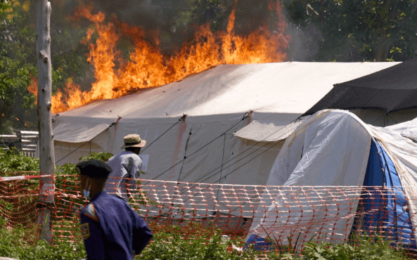 Pusat Perawatan Ebola di Kongo Dibakar Warga, Wabah Makin Tak Terkendali dan Menyebar ke Wilayah Baru