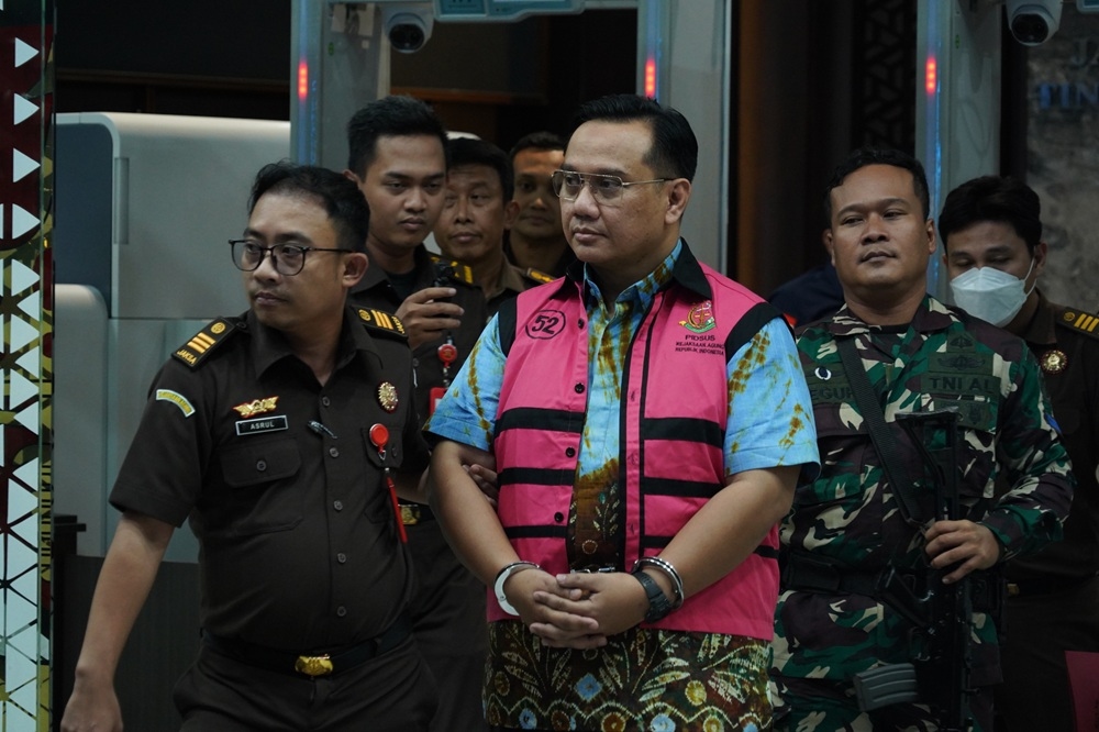 Kejagung Tahan Eks Komisioner Ombudsman Yeka Hendra Fatika sebagai Tersangka Perintangan Perkara Ekspor CPO