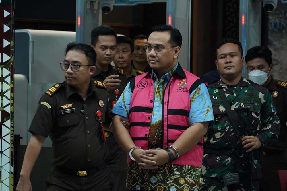 Kejagung Tahan Eks Komisioner Ombudsman Yeka Hendra Fatika sebagai Tersangka Perintangan Perkara Ekspor CPO