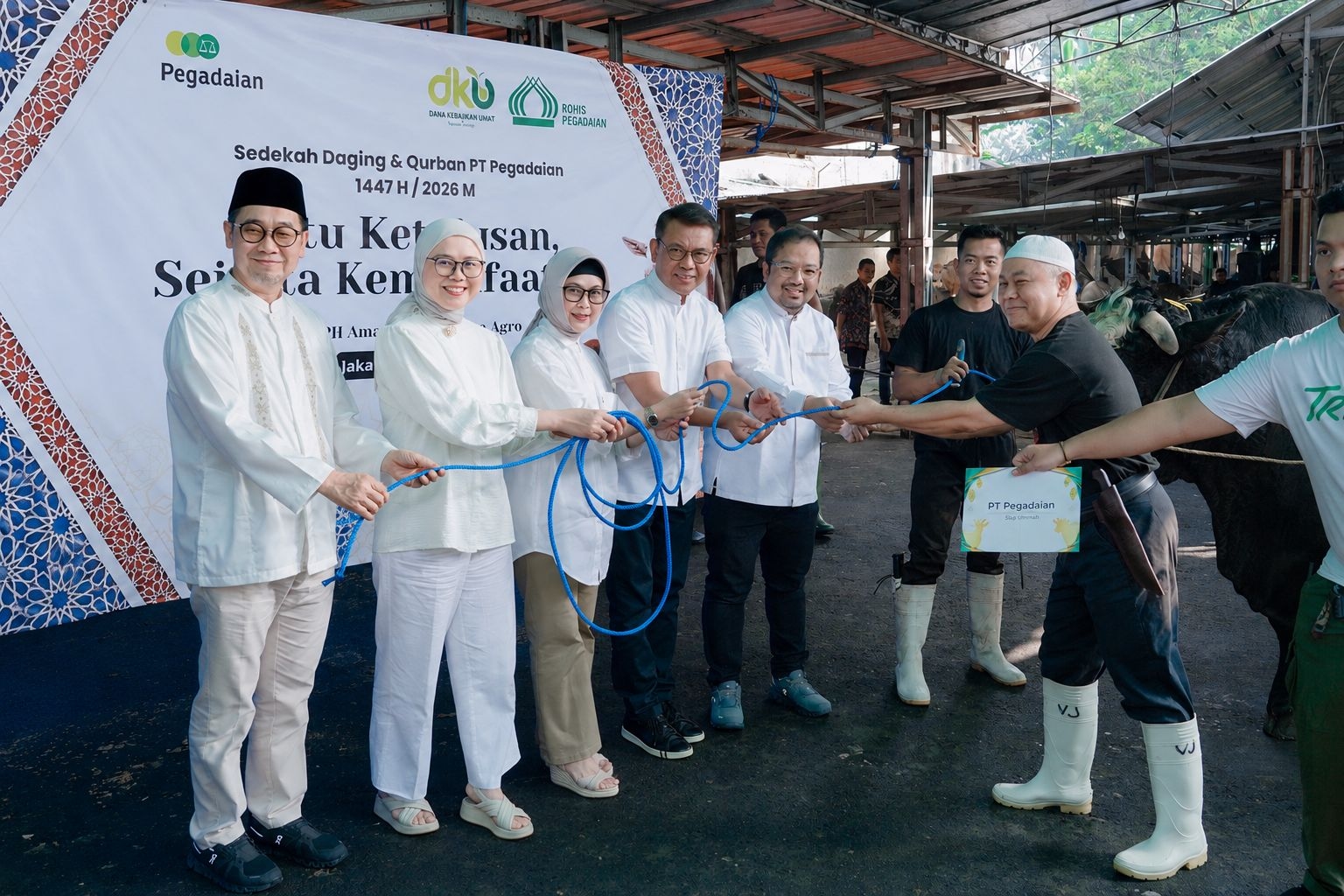 Pegadaian Salurkan 4.500 Paket Daging Kurban di Idul Adha 1447 H