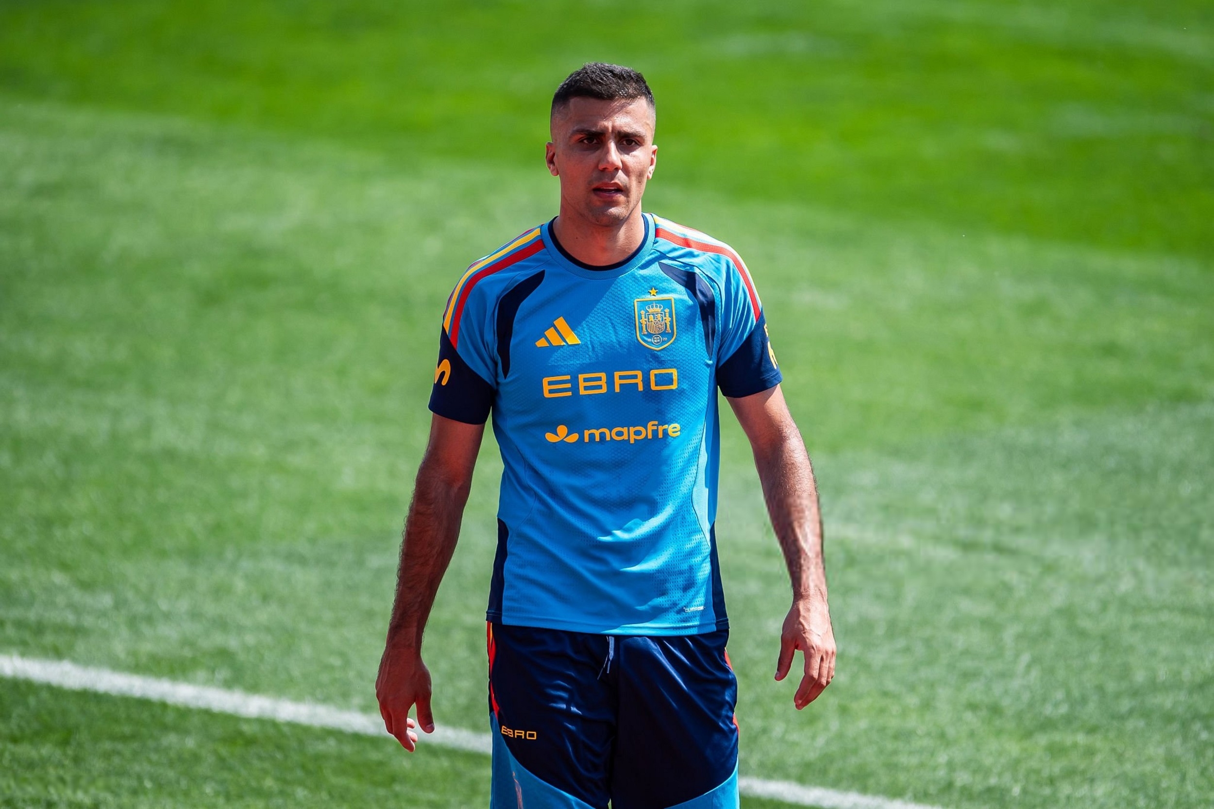 Rodri ke Barcelona, Siapa Tergeser di Skuad Lini Tengah Blaugrana?