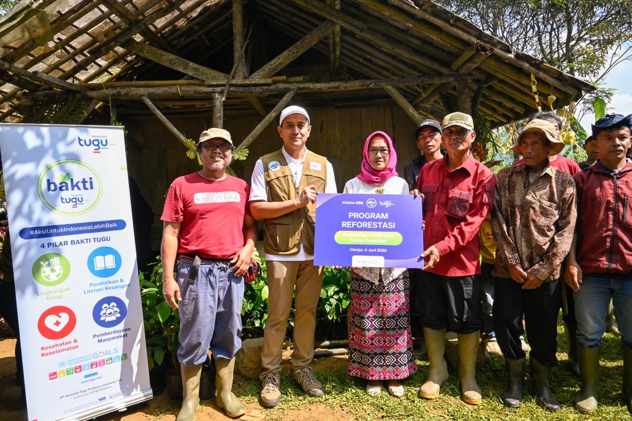 Tugu Insurance Rayakan Panen Raya Hutan Adopsi di Cianjur, Salurkan 3.000 Bibit Pohon