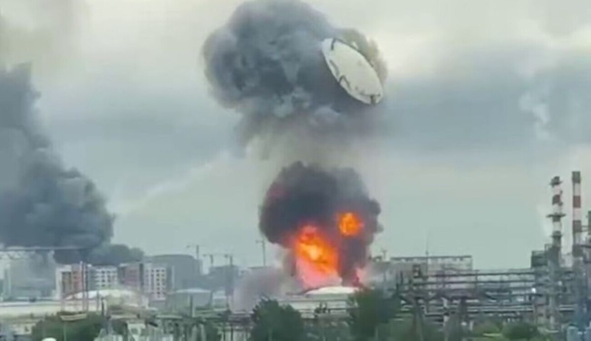 Drone Ukraina Kembali Hantam Kilang Minyak Moskow, Zelensky Klaim Serangan Tepat Sasaran