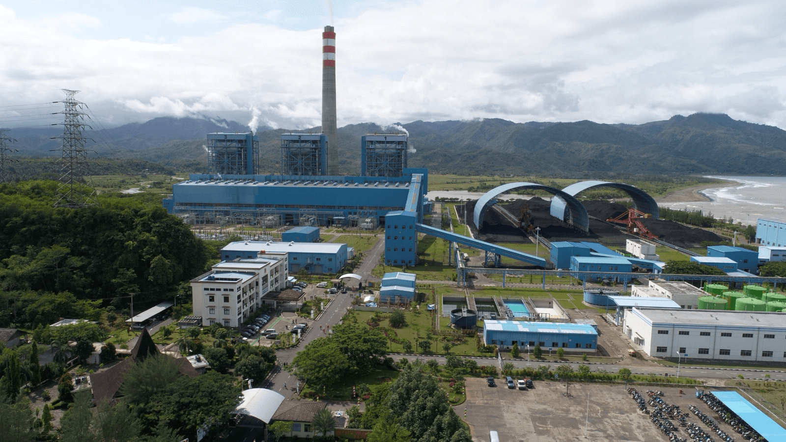 PLN IP Kirim Perdana Biomassa Sorgum untuk Co-firing PLTU Pelabuhan Ratu