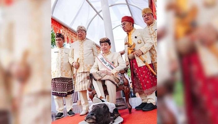 Apa Itu Tradisi Injak Kepala Kerbau? Ini Makna Prosesi Adat Lampung yang Dilakukan Jokowi