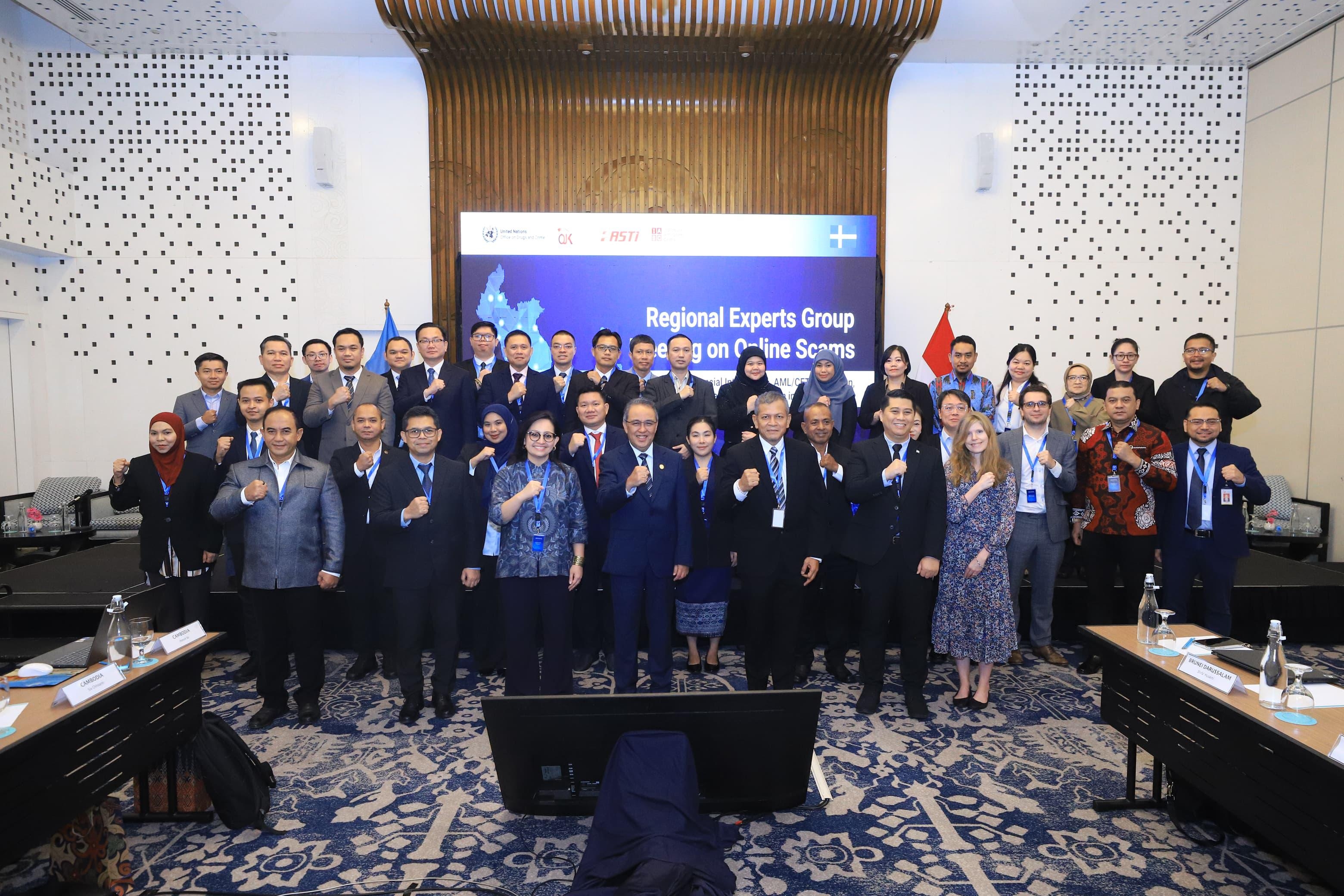 OJK: Penipuan Digital Kini Jadi Bagian Jaringan Pencucian Uang Global