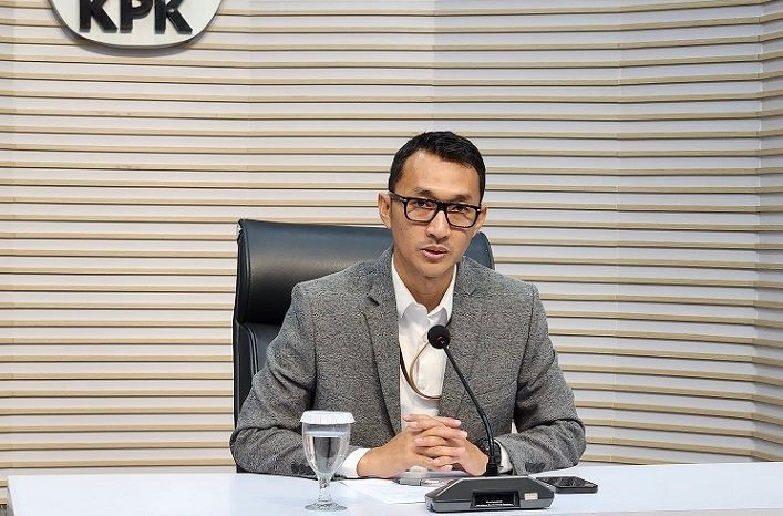 Bupati dan Sekda Kuansing Serahkan Diri ke KPK Usai OTT, Langsung Jalani Pemeriksaan