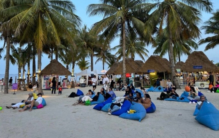 Weekend Terakhir Libur Sekolah, PIK2 Jadi Pilihan Keluarga Berburu Sunset, Wisata, hingga Aktivitas Seru