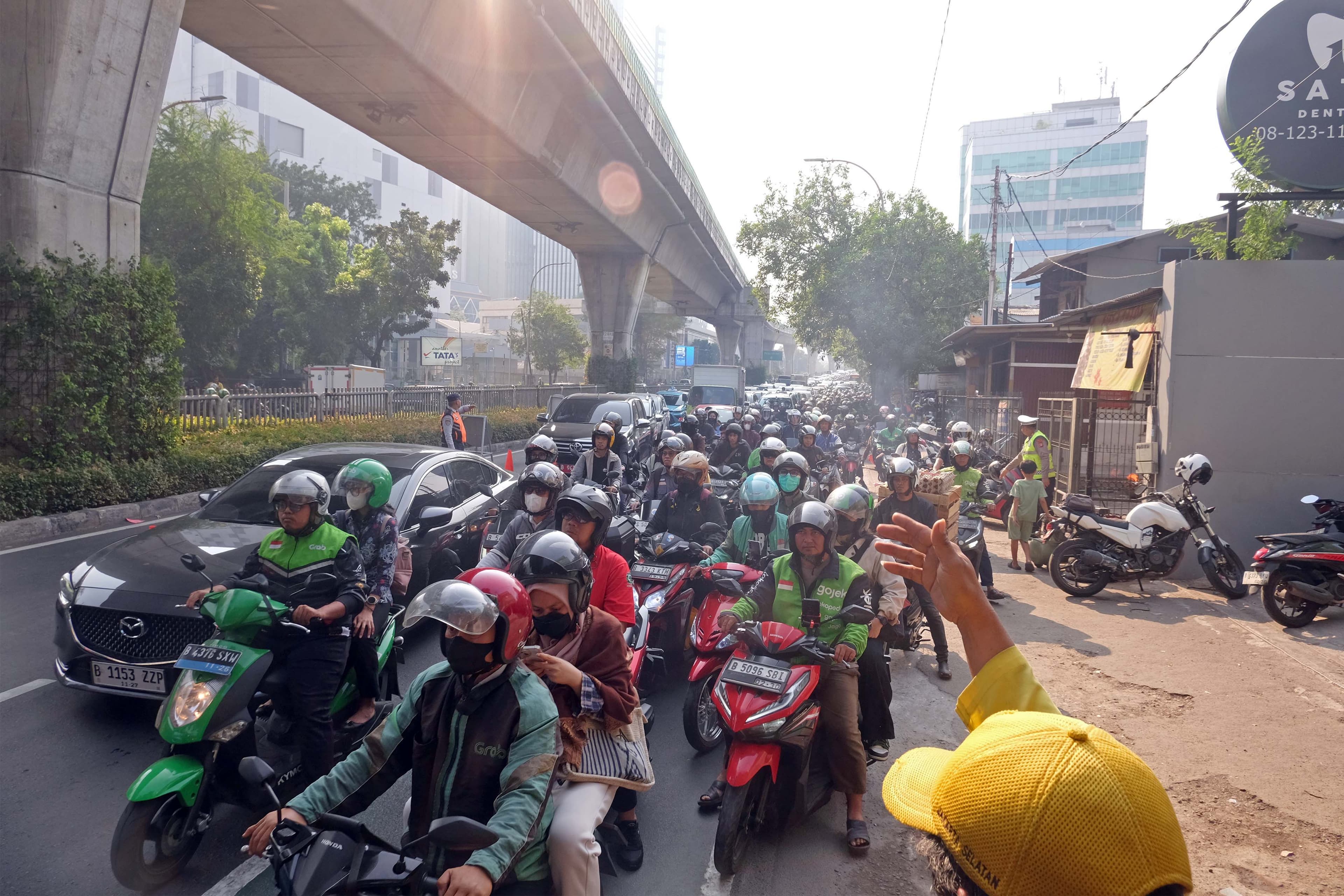 Pramono Minta Dishub Jakarta Urai Kemacetan di Tendean Usai JPO Ditabrak Truk