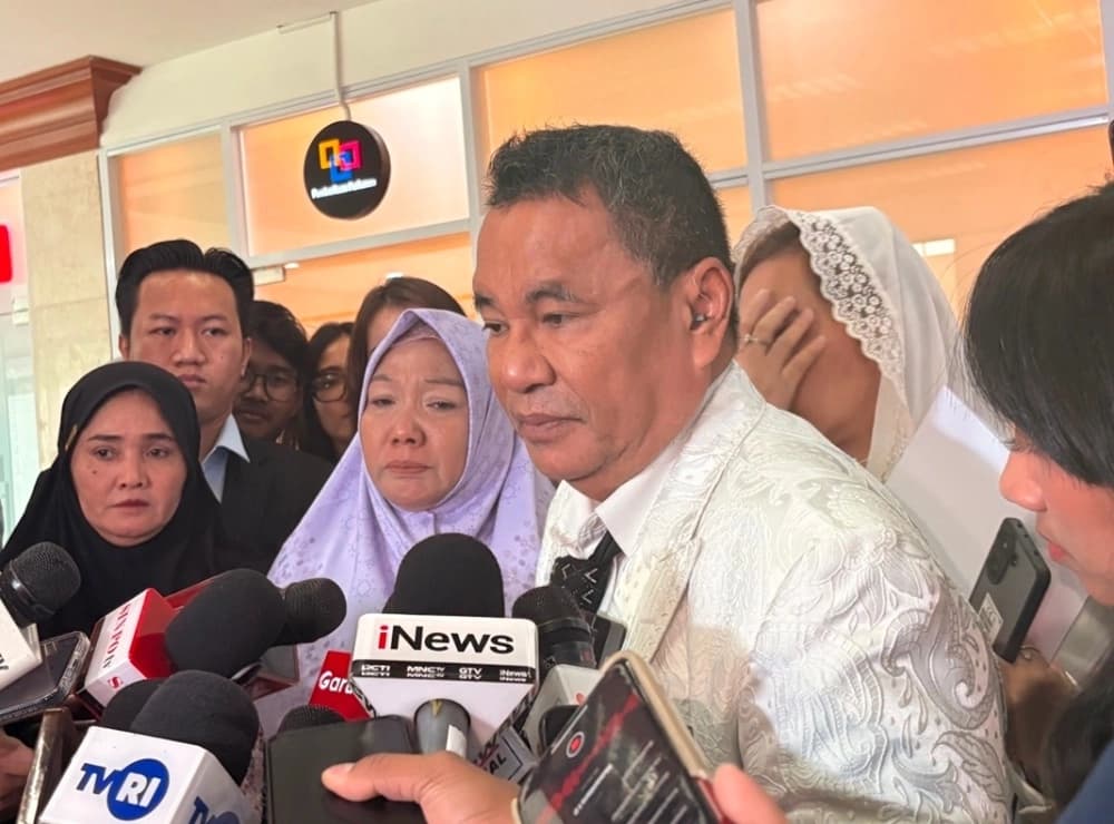 Temui Jampidsus, Hotman Paris Isyaratkan Bakal Dampingi Febrie Adriansyah
