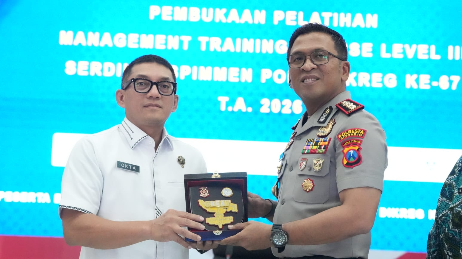 Studi Lingkungan Sespimmen Polri Dikreg ke-67 di Polresta Sidoarjo, Bahas Tantangan Kepemimpinan dan Pemberdayaan UMKM
